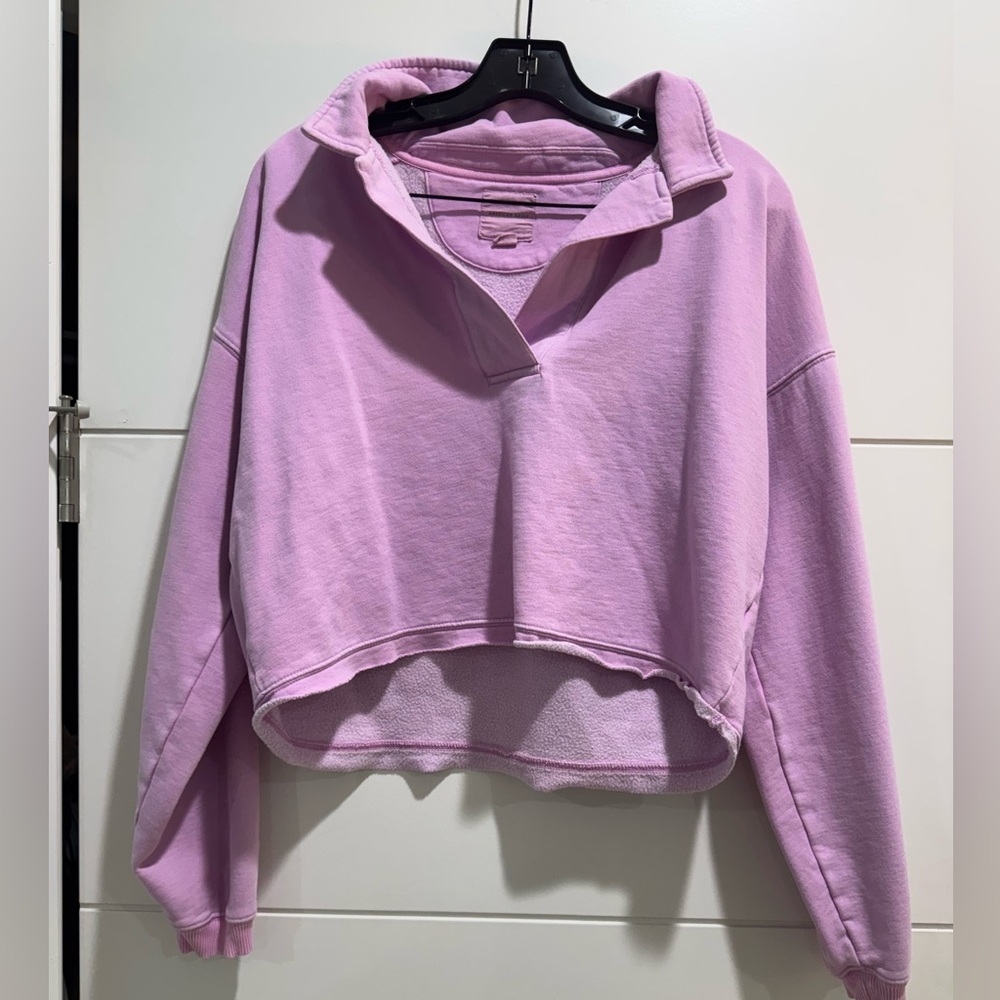 American Eagle Cropped Crew V-Neck / Purple / M